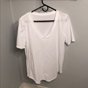 Lululemon V neck T-shirt. White. Size 12
